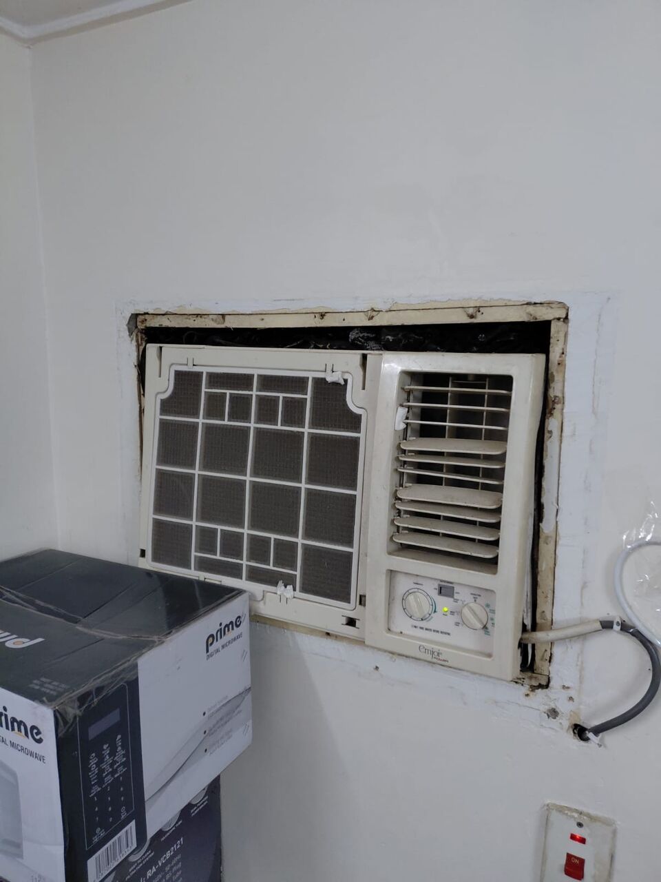 Al Safa, Air Conditioners, SAR 1700,  Urgent Sale