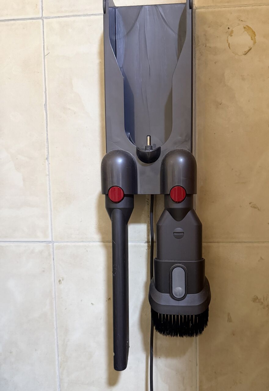 Khobar, Appliances, SAR 1500,  Dyson V15 Absolute Detect For Sale