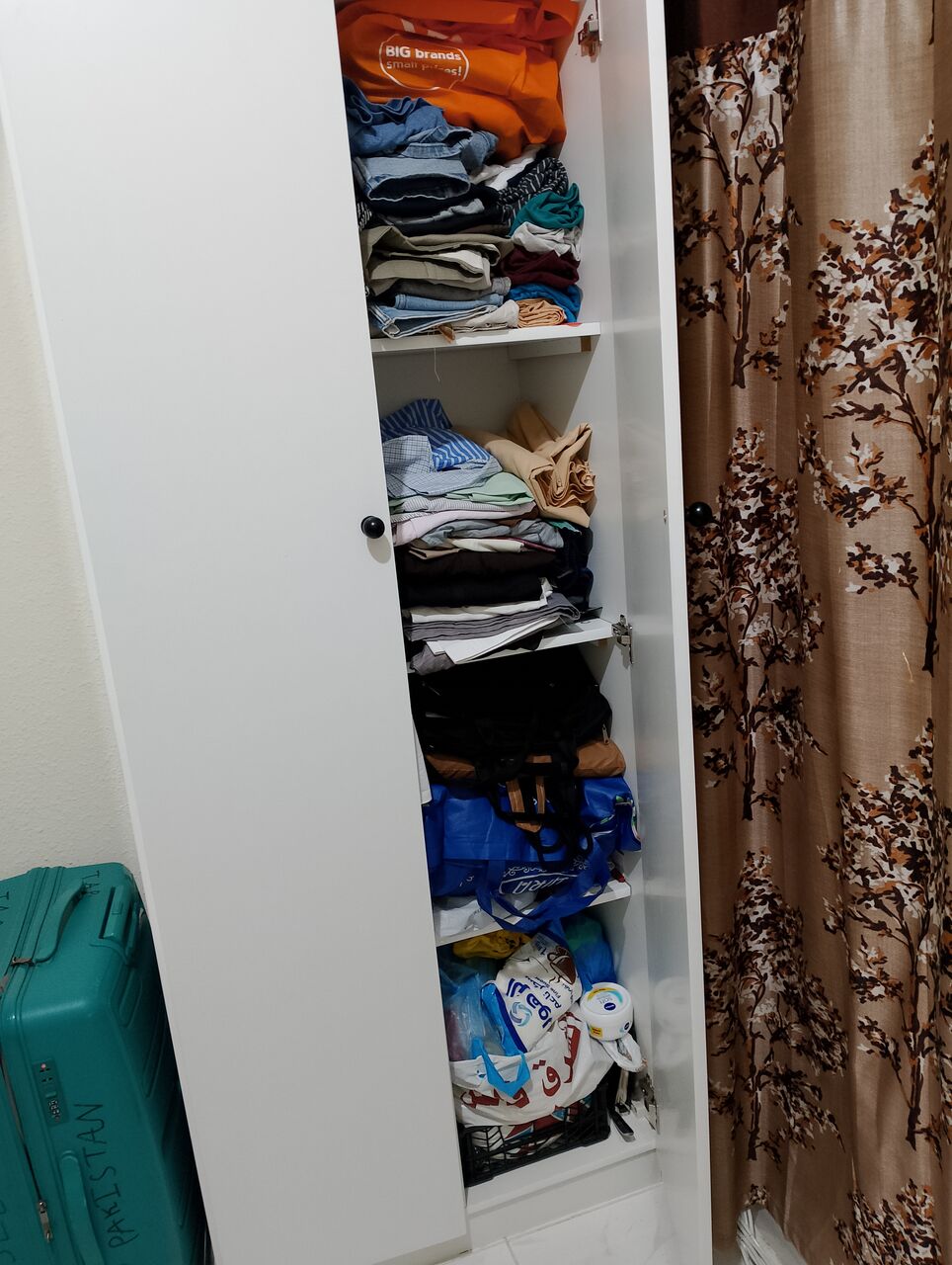 Jeddah, Furniture, SAR 400,  Single Bed With Side Drawers & 2-Door Wardrobe &ndash; Like New