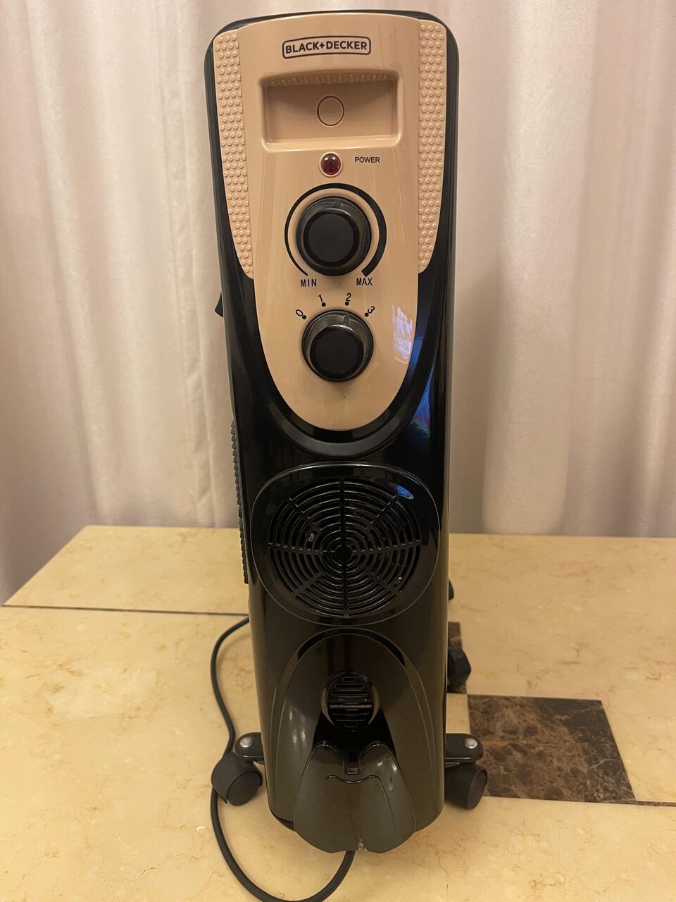 Juffair, Appliances, BHD 15,  Black+Decker 13 Fin Oil Radiator Heater 2500W &mdash; Excellent Condition