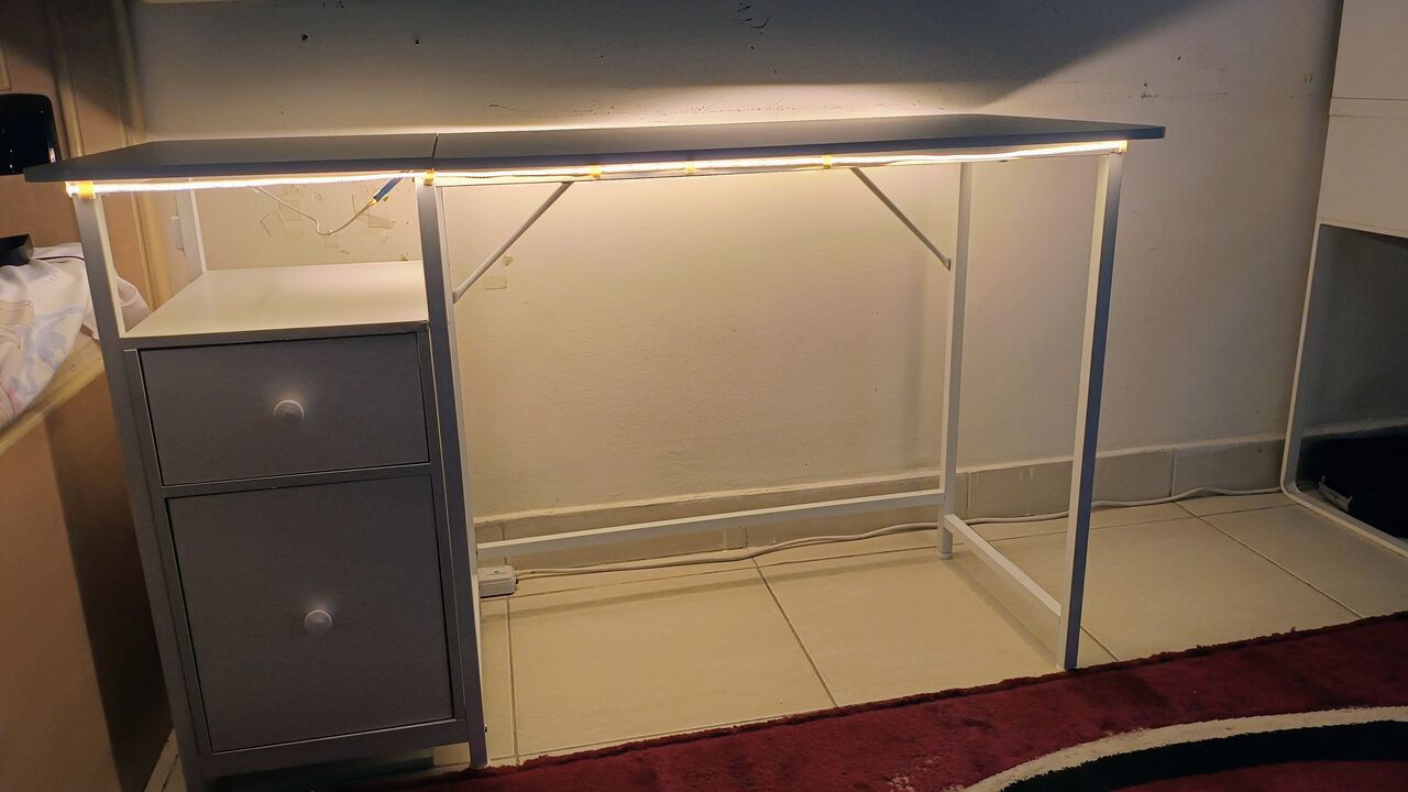 Riyadh, Furniture, SAR 280,  Modern White Study Desk With LED Ambient Lights - Few Months Used