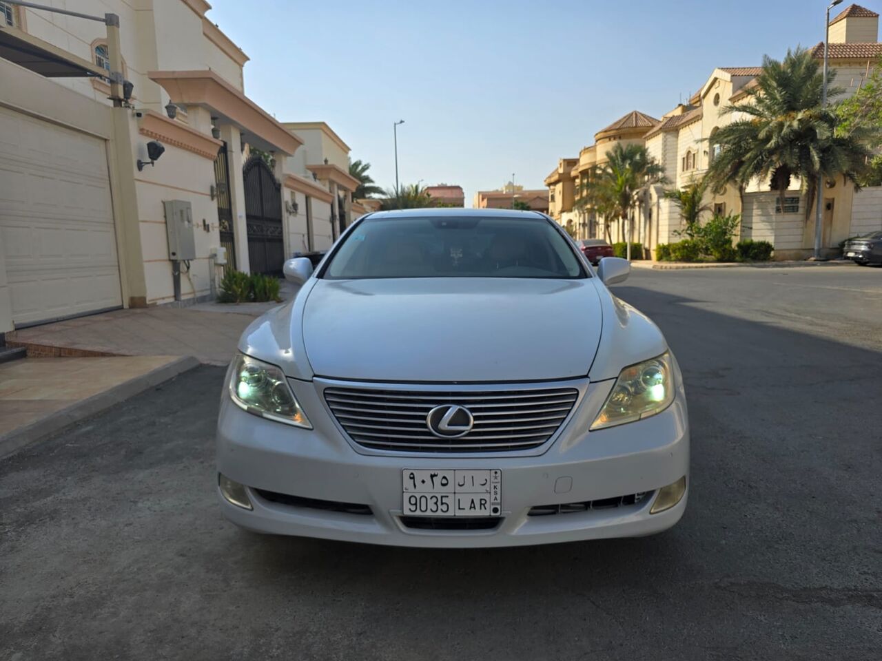 Jeddah, Vehicles, Cars & Trucks , SAR 26000,  Lexus LS 460,  2007,  Automatic,  280000 KM,  Lexus LS460 Full Option Price Negotiable