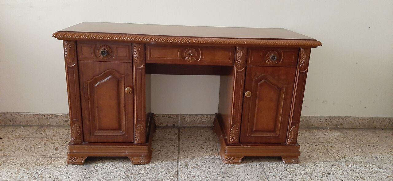 Muharraq, Furniture, BHD 5,  Drawer Table For TV Stand At Throwaway Price Of BD 5/- Only