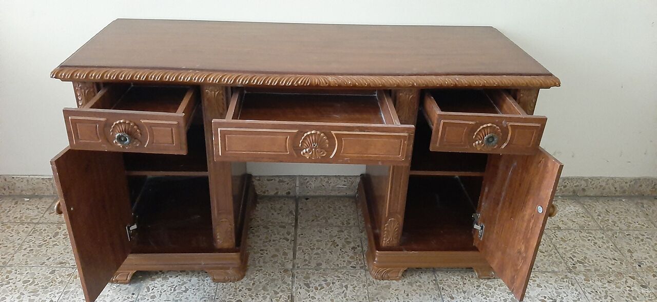 Muharraq, Furniture, BHD 5,  Drawer Table For TV Stand At Throwaway Price Of BD 5/- Only