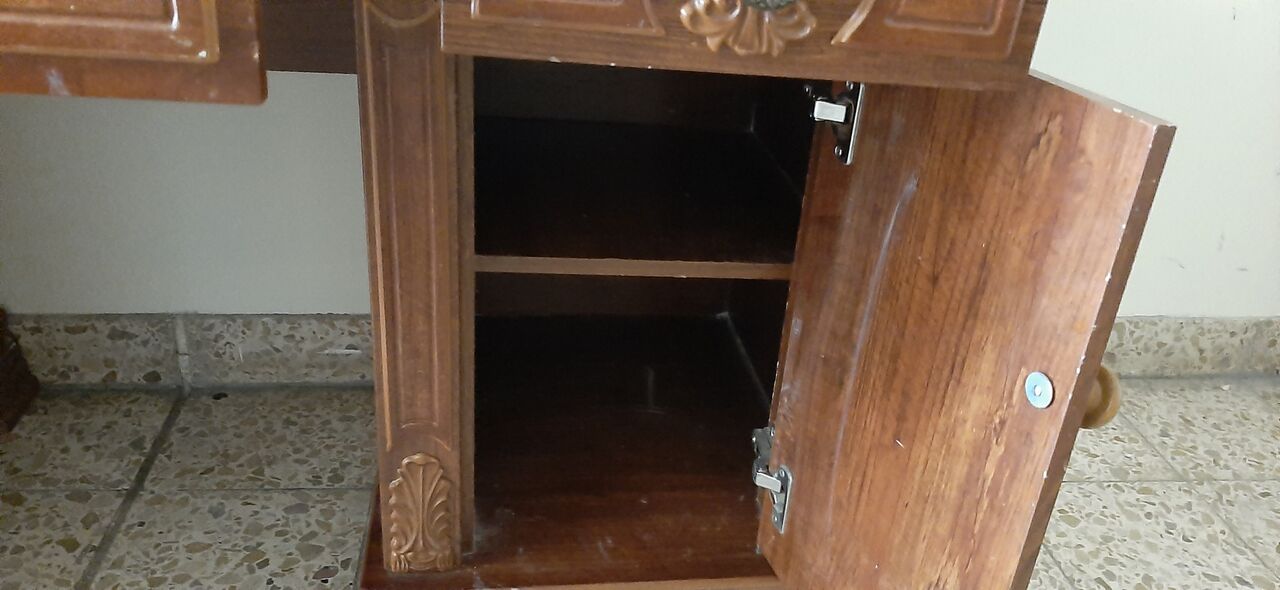 Muharraq, Furniture, BHD 5,  Drawer Table For TV Stand At Throwaway Price Of BD 5/- Only