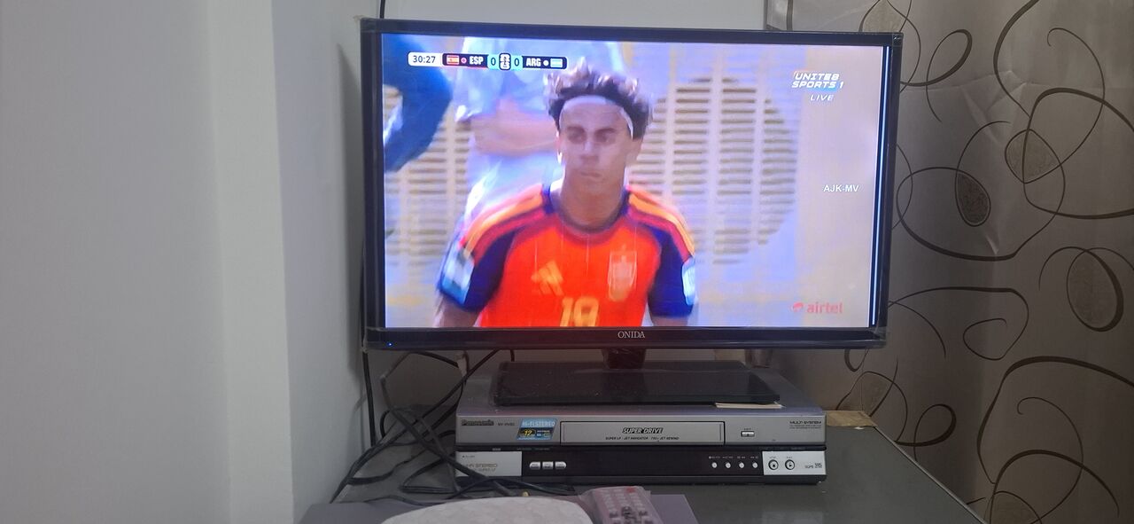 Kuwait City, Electronics, KWD 35,  Tv, Receiver, Table