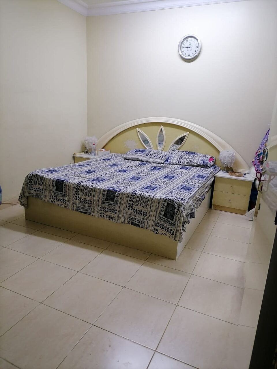 Riyadh, Housing Exchanges, SAR 800/month,  1 BR,  Furnished Room Available In A Family Flat In Al Aqrabia, With A Separate Bathroom.