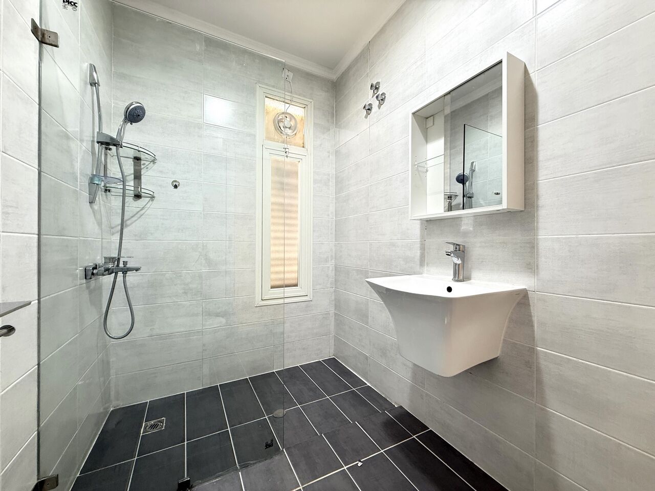 Salwa, Apartments, Flats, Houses & Villas, KWD 500/month,  3 BR,  Salwa &ndash; Unfurnished Three Bedroom Apartment With Balcony