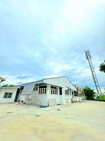 Bangkok, Villas, THB 34998,  320 Sq. Feet,  Spacious Mansion, 3 Bathrooms, Lots Of Parking, 4 Bedrooms, Don Mueang, Near Phahon