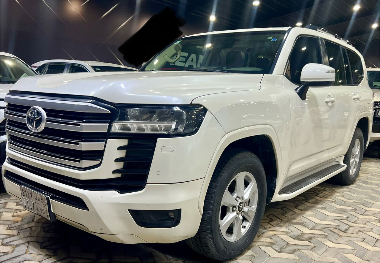 Riyadh, Vehicles, Cars & Trucks , SAR 220,  Toyota Land Cruiser,  2023,  Automatic,  159477 KM,   GXR   V8 Twin Turbo With All Original Condition 100%