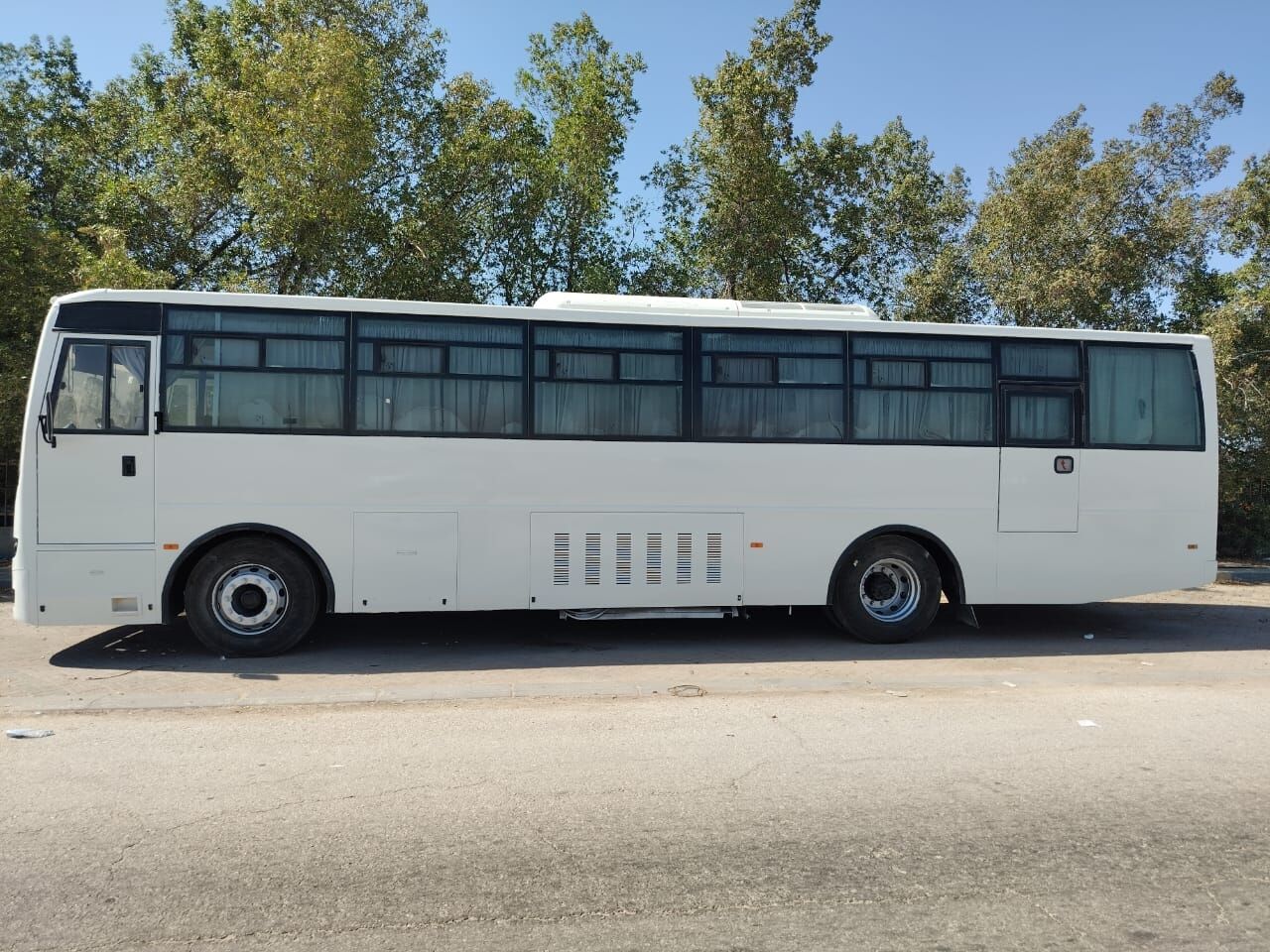 Dammam, Travel, Ashok Leyland 68 Seatr Bus For Rent With Driver