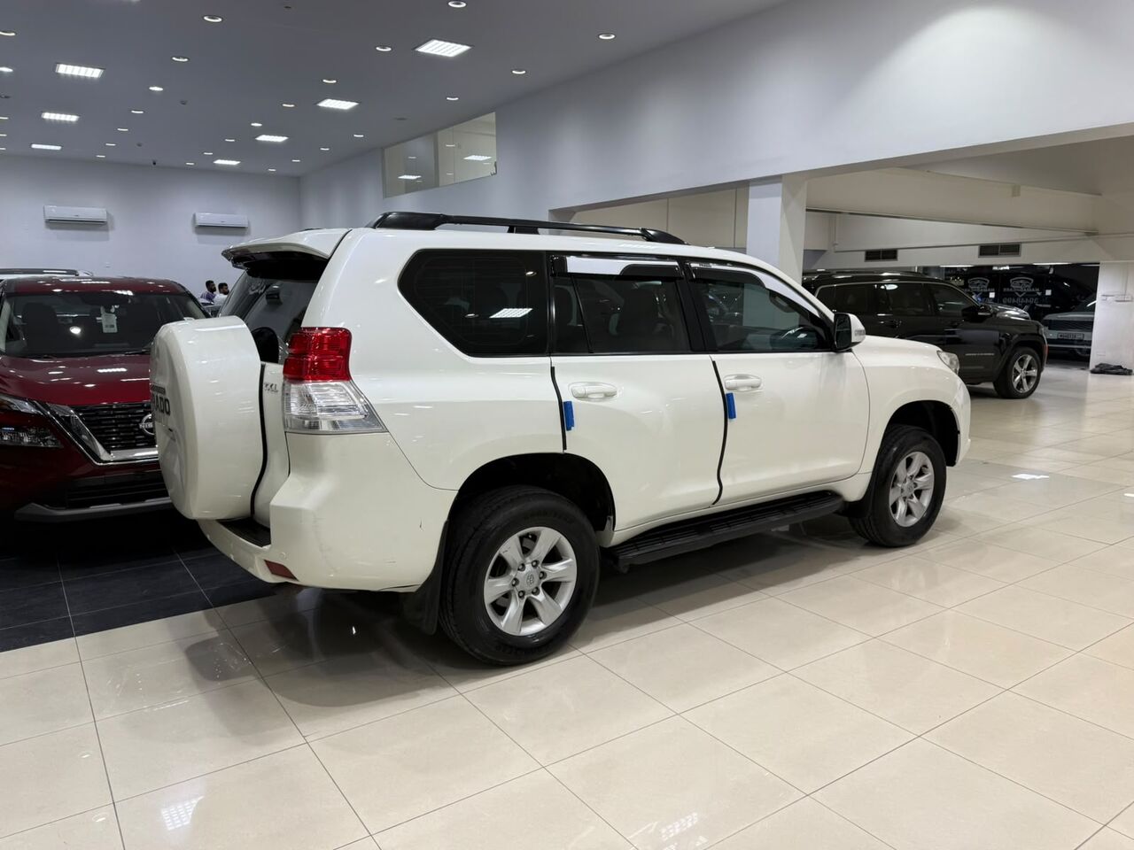Manama, Vehicles, Cars & Trucks , BHD 6700,  Toyota Prado TX-L,  2011,  Automatic,  202200 KM,    (White)