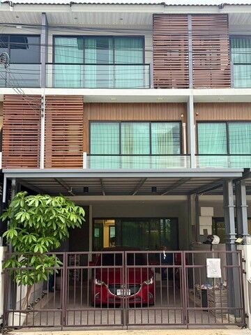 Bangkok, Villas, THB 22000,  25 Sq. Feet,  3-story Townhome For Rent, Bang Yai-Bang Khu Lat Road, Near Kulanan Kindergarten School,
