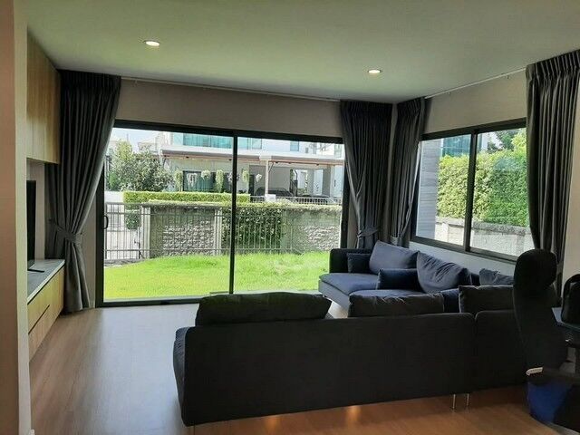 Bangkok, Villas, THB 45000,  52 Sq. Feet,  Single House For Rent Near Robinson Srisamarn Department Store, Chaengwattana Road,