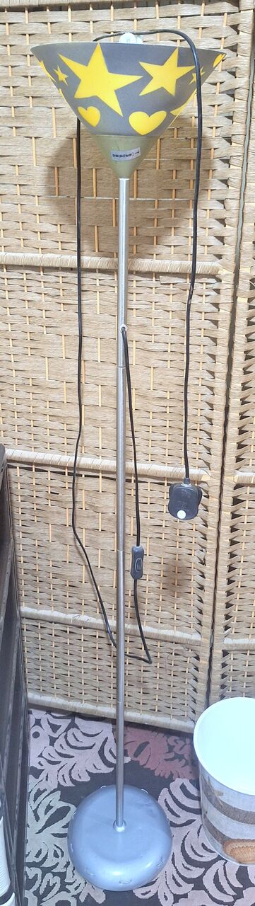Riyadh, Household Items, SAR 120,  Drawer Unit, Stand Lamp, Wall Mirror, Waste Bin