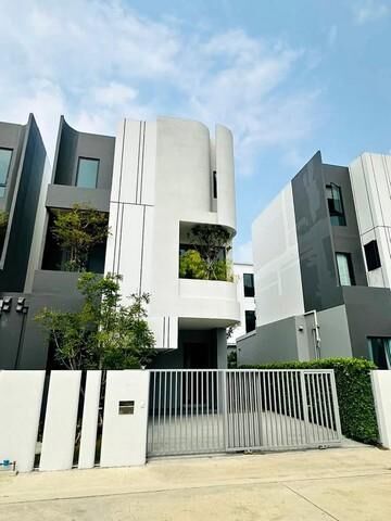 Bangkok, Villas, THB 68888,  36 Sq. Feet,  House For Rent, Pool Villa, 3 Floors, 250 Sq M, Soi Lat Krabang 1ก-7, Near Suvarnabhumi