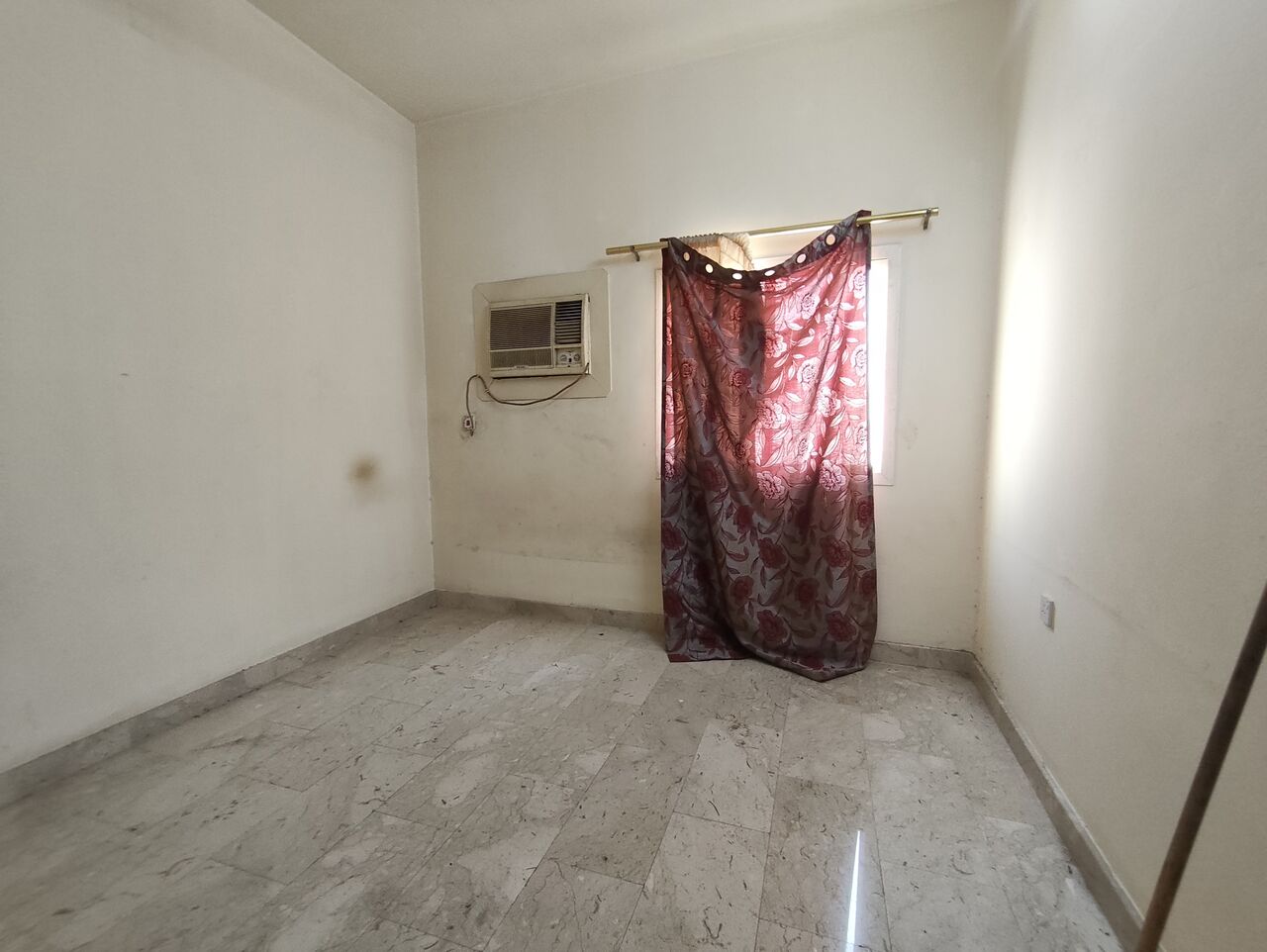 Hidd, Apartments, Flats, Houses & Villas, BHD 130/year,  2 BR,  Hidd:- 2Bhk Flat On Rent With Acs..