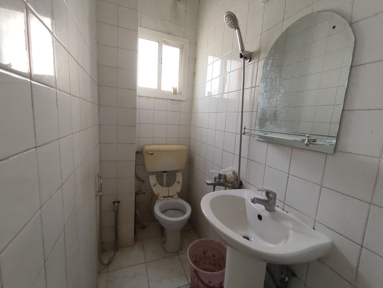 Hidd, Apartments, Flats, Houses & Villas, BHD 130/year,  2 BR,  Hidd:- 2Bhk Flat On Rent With Acs..