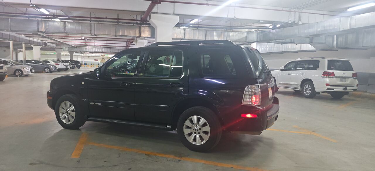 Riyadh, Vehicles, Cars & Trucks , SAR 15000,  Mercury Mountaineer,  2009,  Automatic,  200 KM,  Ford Explorer