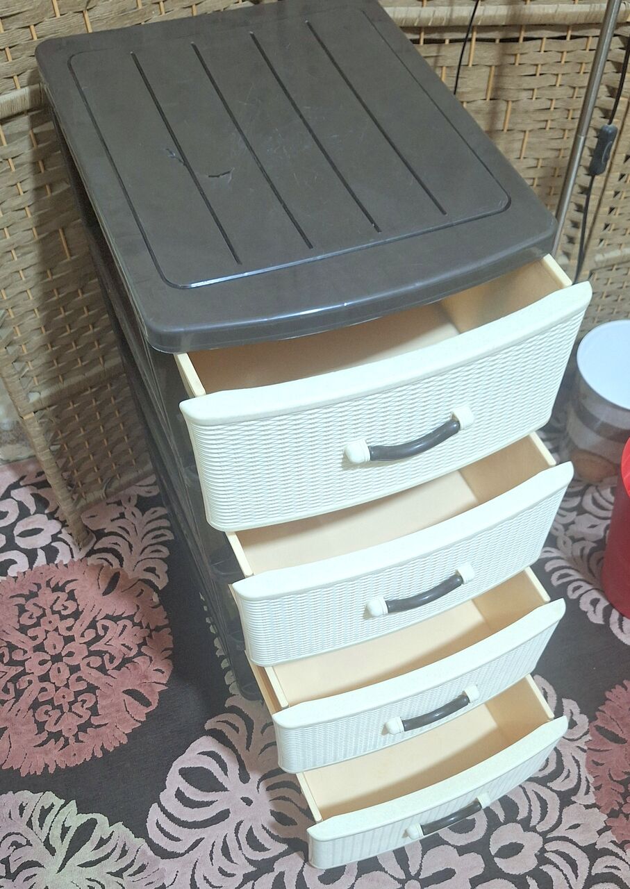Riyadh, Furniture, SAR 120,  Drawer Unit, Stand Lamp, Wall Mirror And Waste Bin