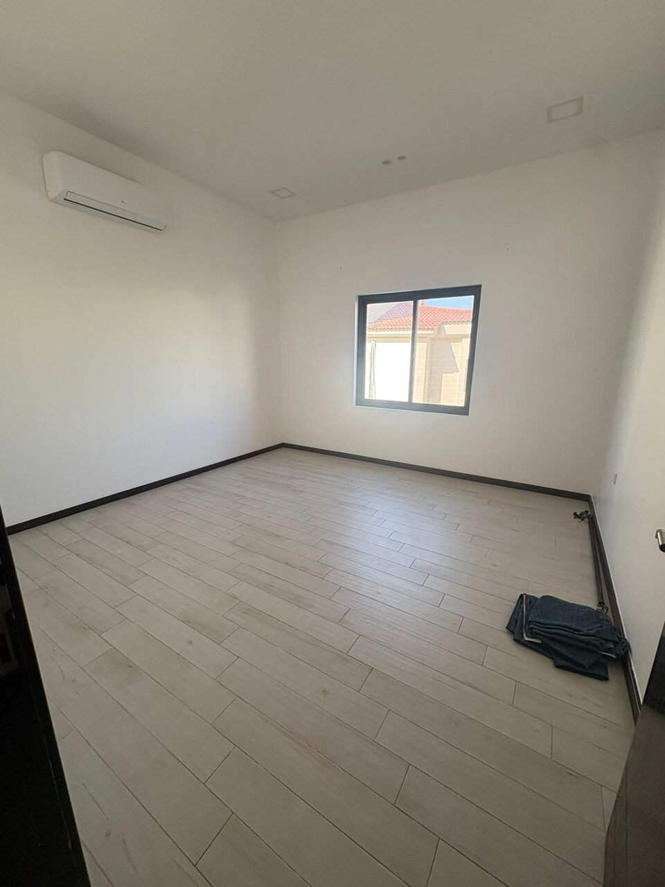 Manama, Apartments, Flats, Houses & Villas, BHD 350/month,  3 BR,  100 Sq. Meter,  For Rent &ndash; Apartment In Maqabah