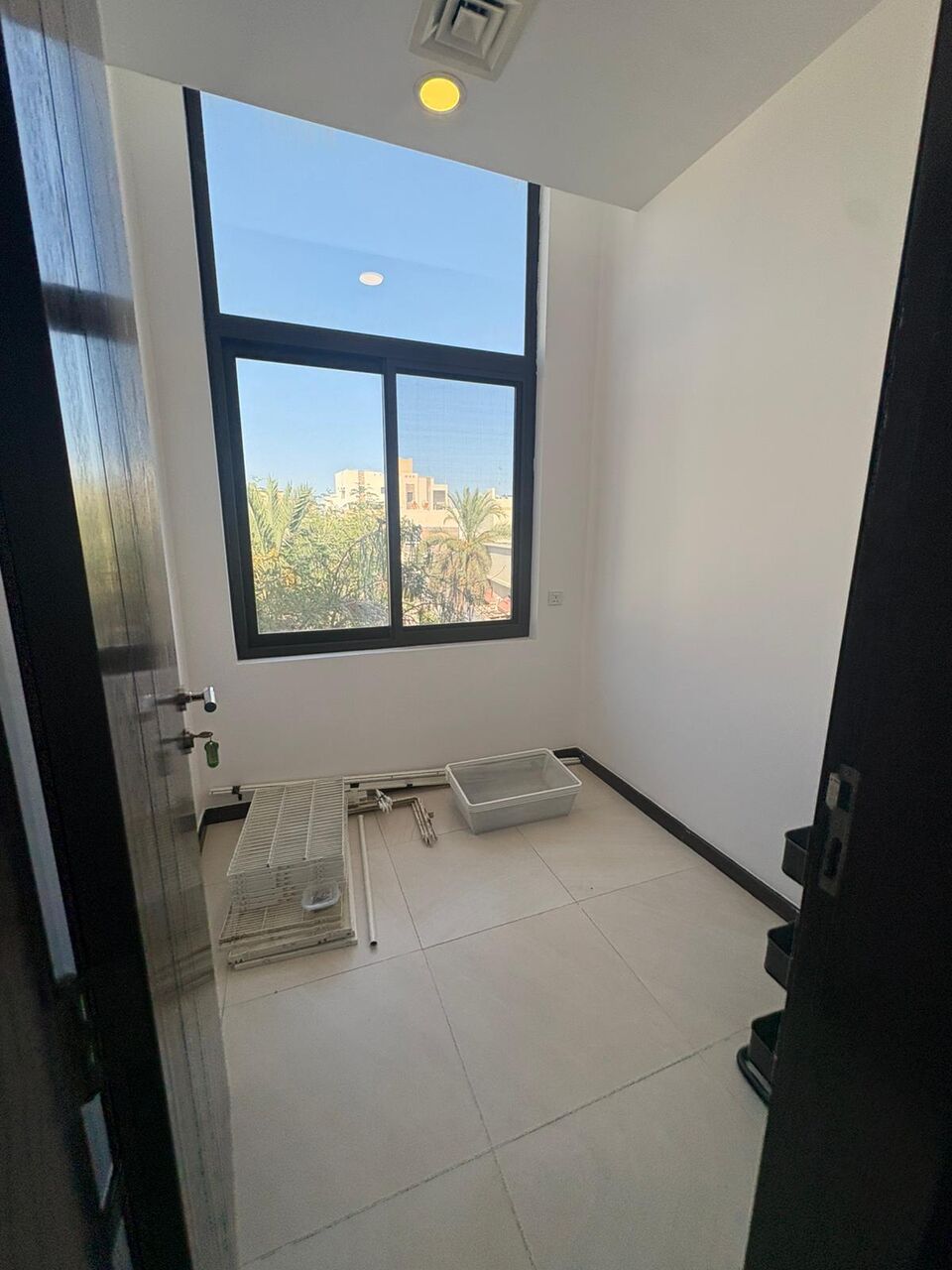 Manama, Apartments, Flats, Houses & Villas, BHD 350/month,  3 BR,  100 Sq. Meter,  For Rent &ndash; Apartment In Maqabah