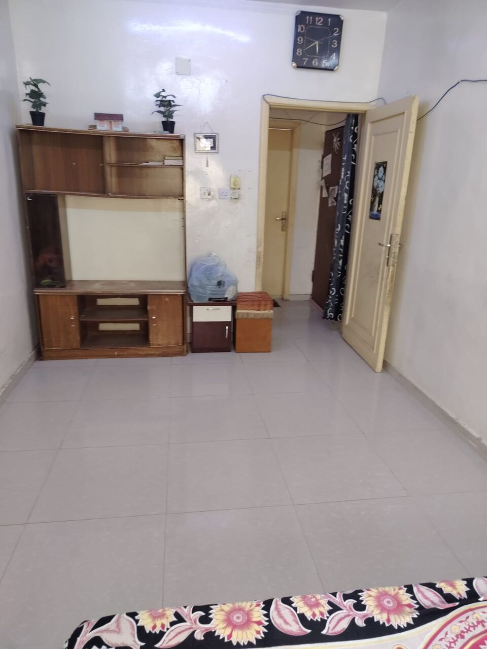 Hara, Apartments, Flats, Houses & Villas, SAR 1000/month,  Furnished,  6 BR,  SAR 1000/month, Furnished, Single Room For A Bachelor (1 Person) In A Family Flat (HARA)