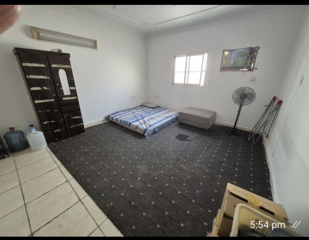 Al Iskan, Rooms for Rent, SAR 950/month,  Big Room Available For Rent For An Executive Bachelor