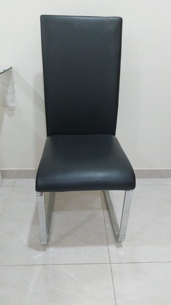 Al Aziziyah, Furniture, SAR 700,  Homebox Dinnng Table With Chair