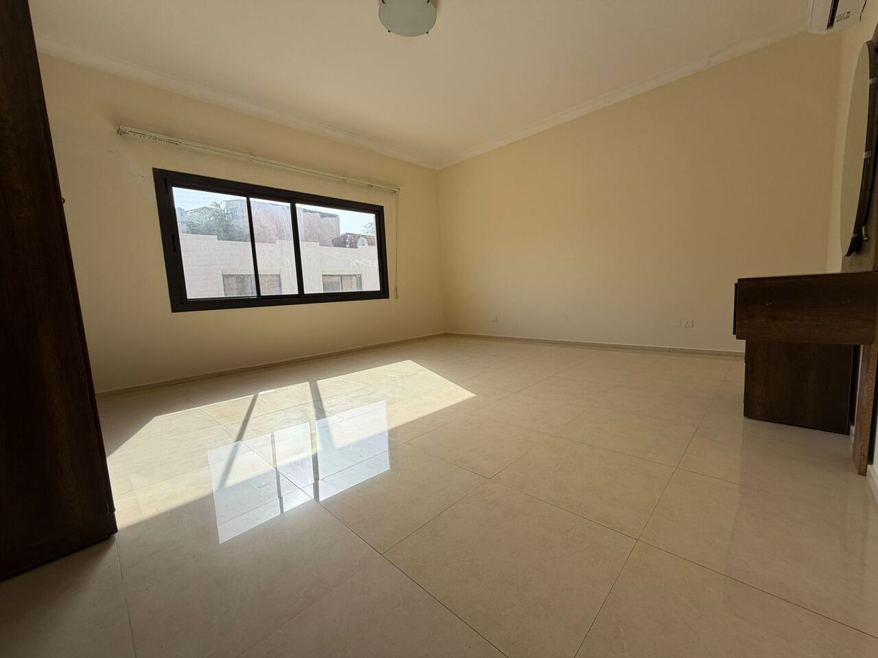 Juffair, Villas, BHD 500,  3BR Semi-Furnished Townhouse For Rent In Juffair | Private Pool