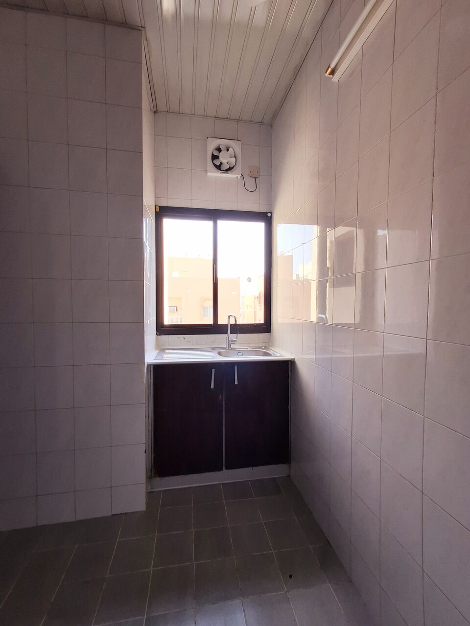 Hoora, Apartments, Flats, Houses & Villas, BHD 180/month,  2 BR,  -Very Neet & Clean 2 BHK Semi Furnished Family Flat With Ewa @180/BD In Hoora