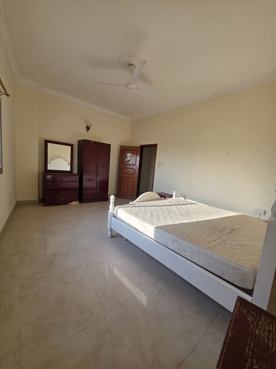 Hoora, Apartments, Flats, Houses & Villas, BHD 190/month,  Furnished,  1 BR,  -Neet & Clean Furnished 1 BHK Flat With Ewa @190/BD In Hoora