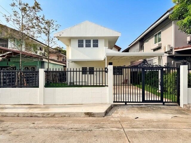 Bangkok, Villas, THB 27000,  50 Sq. Feet,  House For Rent Near ICS, Raffles American, International School, Pets Allowed.  Soi