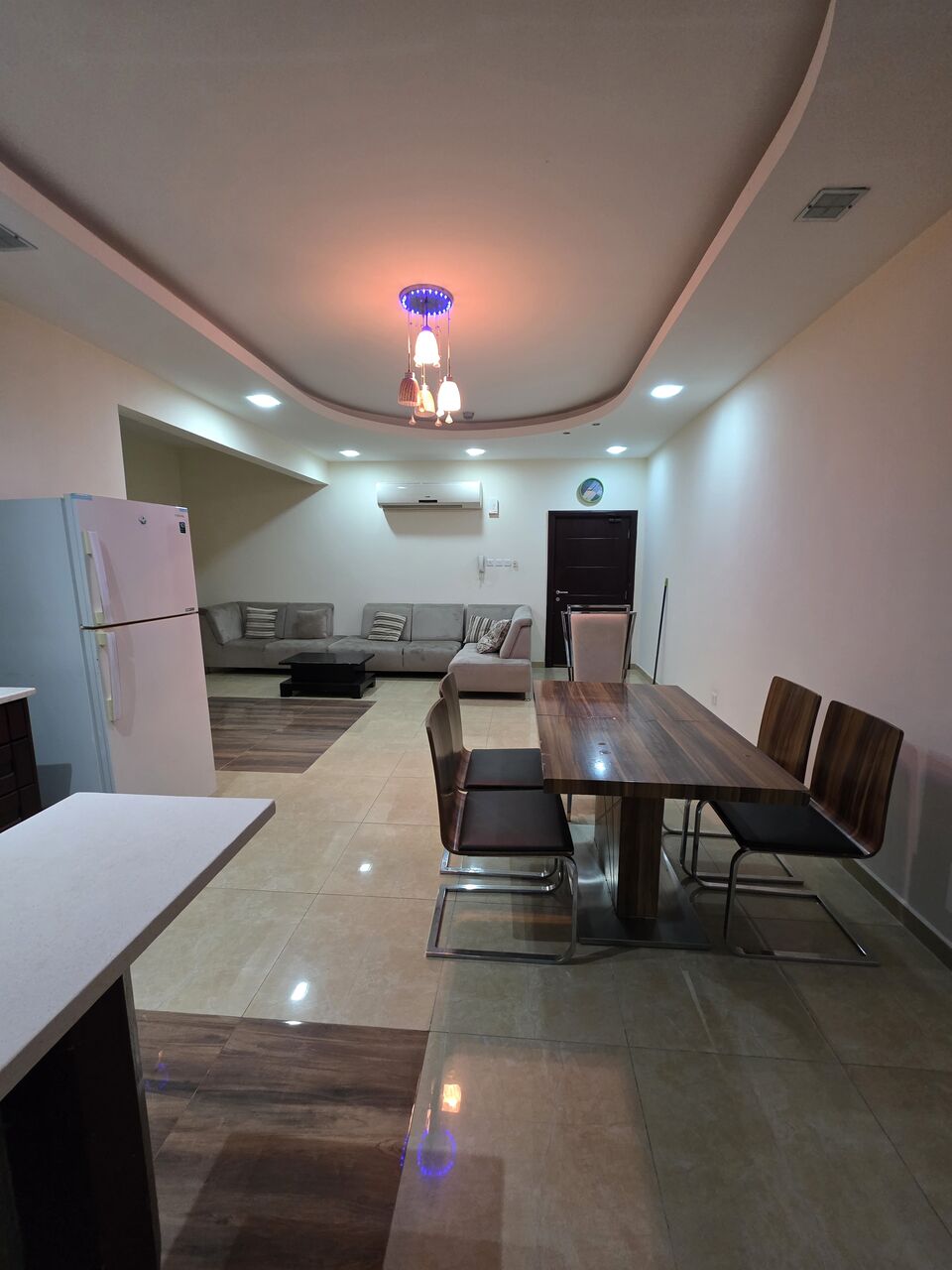 Salmaniya, Apartments, Flats, Houses & Villas, BHD 300/month,  Furnished,  2 BR,  -Very Neet & Clean Fully Furnished 2 BHK Flat With Ewa & Parking @300/BD In Salmaniya