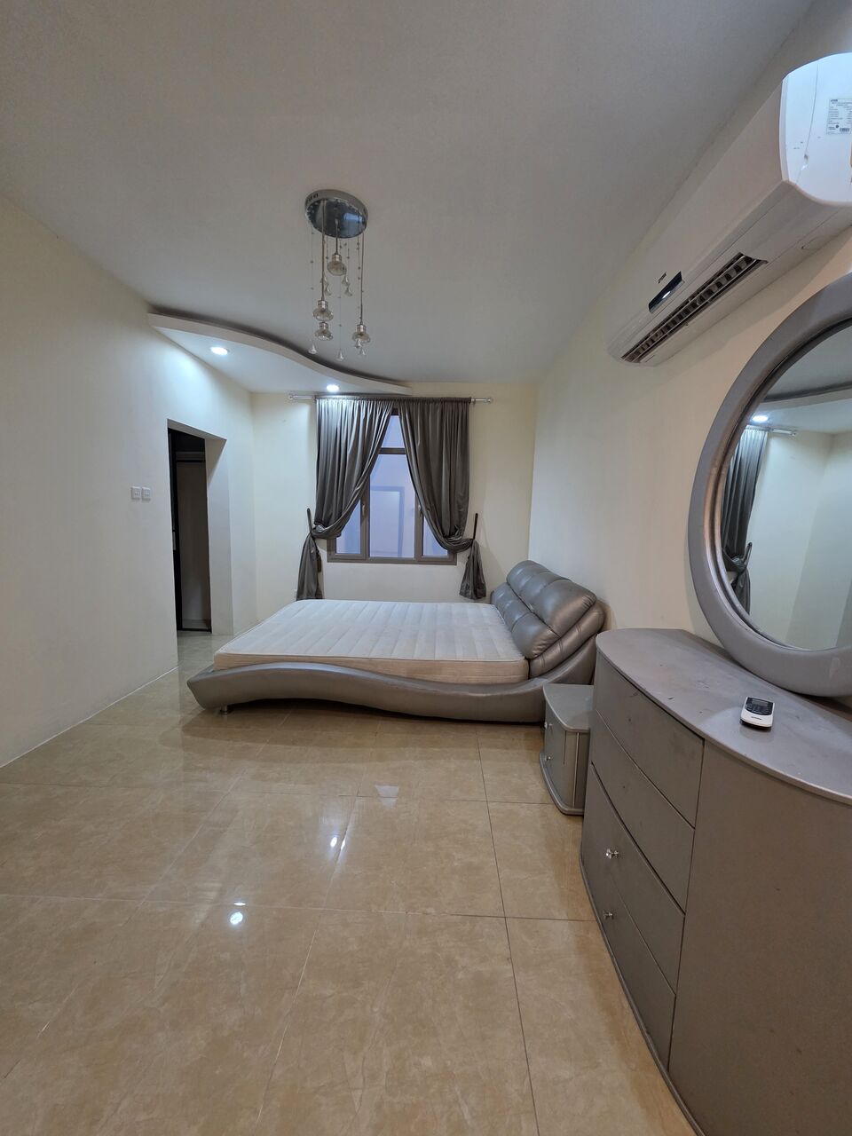 Salmaniya, Apartments, Flats, Houses & Villas, BHD 300/month,  Furnished,  2 BR,  -Very Neet & Clean Fully Furnished 2 BHK Flat With Ewa & Parking @300/BD In Salmaniya