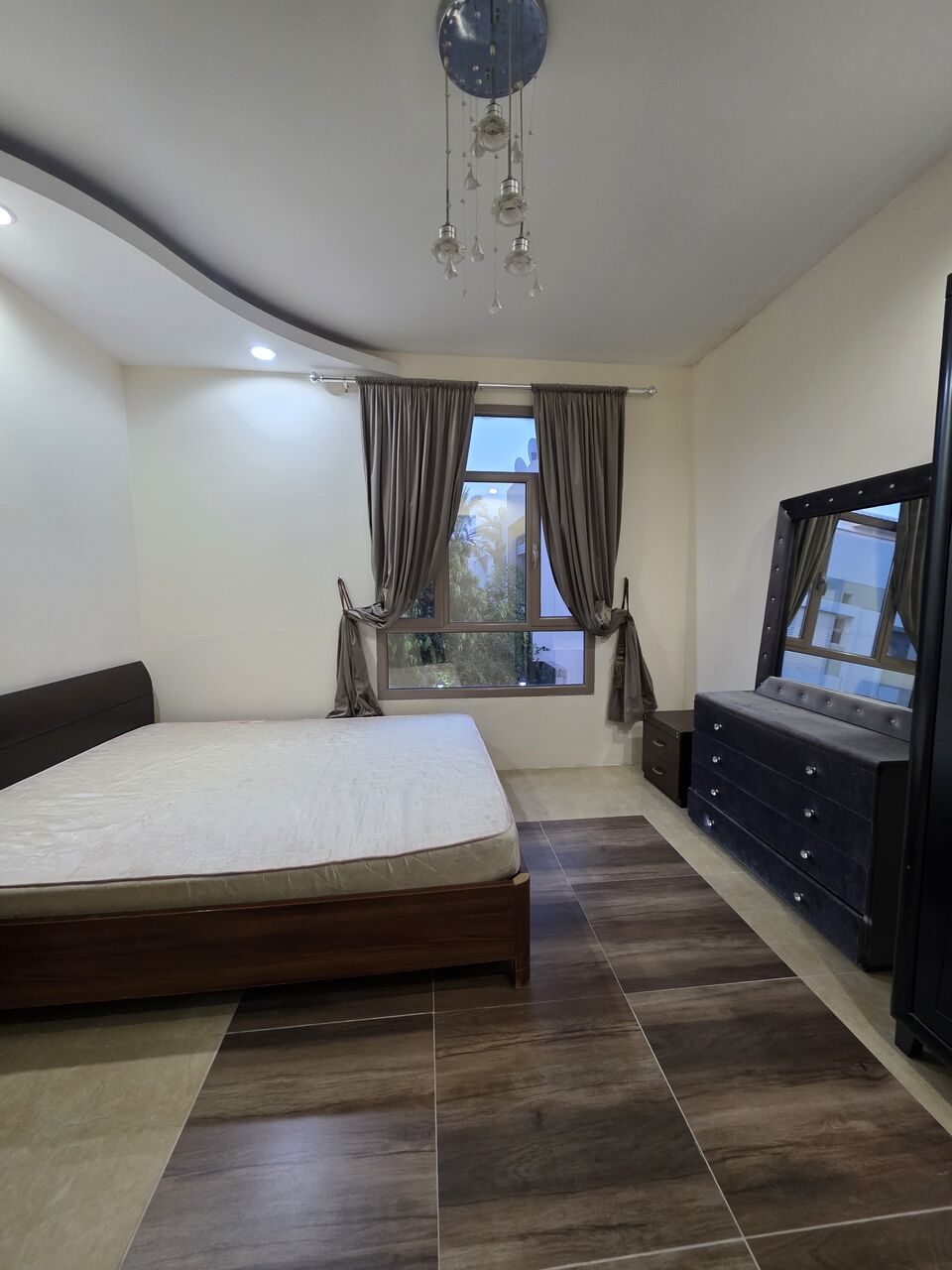 Salmaniya, Apartments, Flats, Houses & Villas, BHD 300/month,  Furnished,  2 BR,  -Very Neet & Clean Fully Furnished 2 BHK Flat With Ewa & Parking @300/BD In Salmaniya