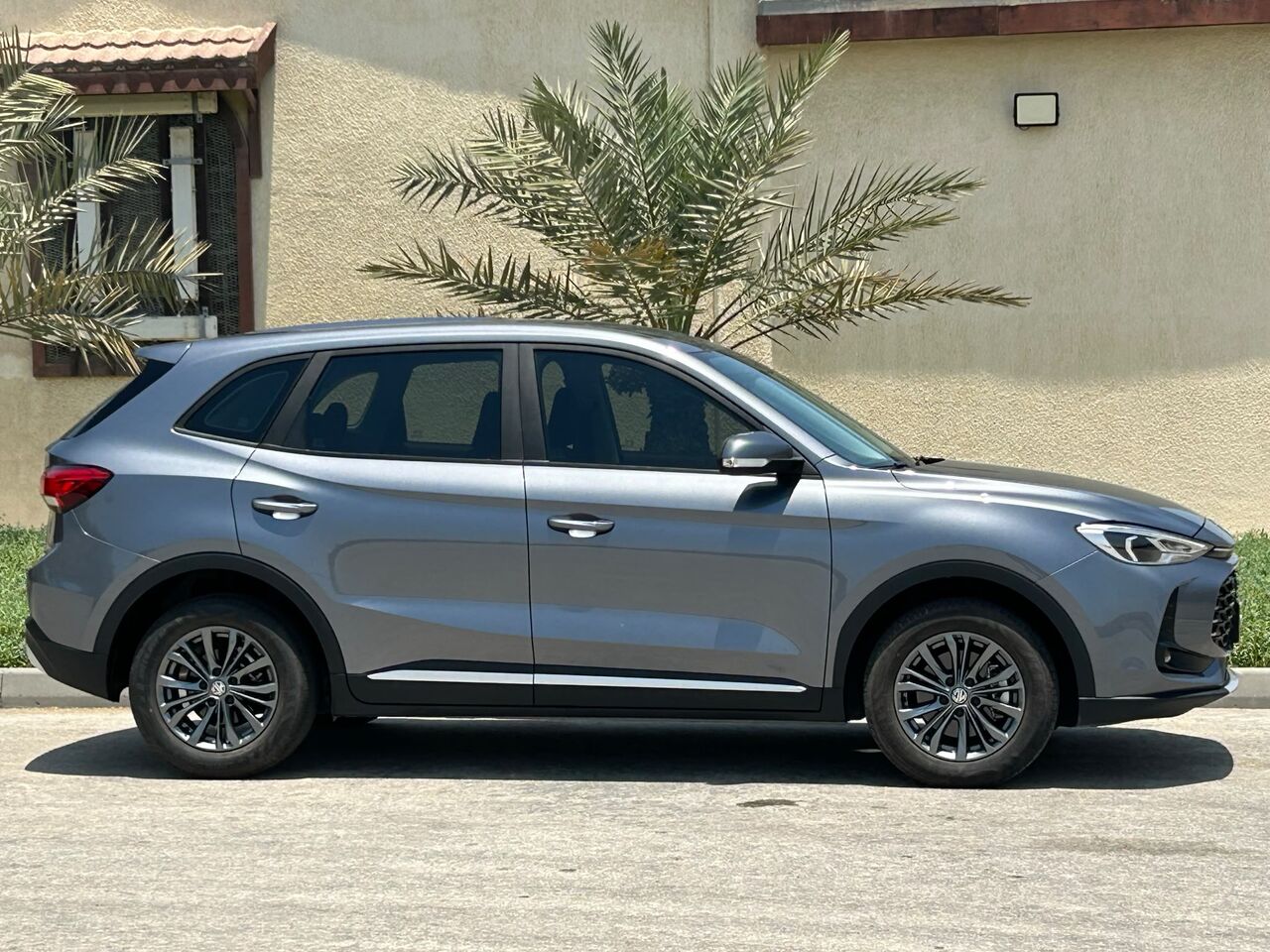 East Riffa, Vehicles, Cars & Trucks , BHD 4950,  MG MG ZS,  2025,  Automatic,  19000 KM,  MG ZS MODEL  FOR SALE