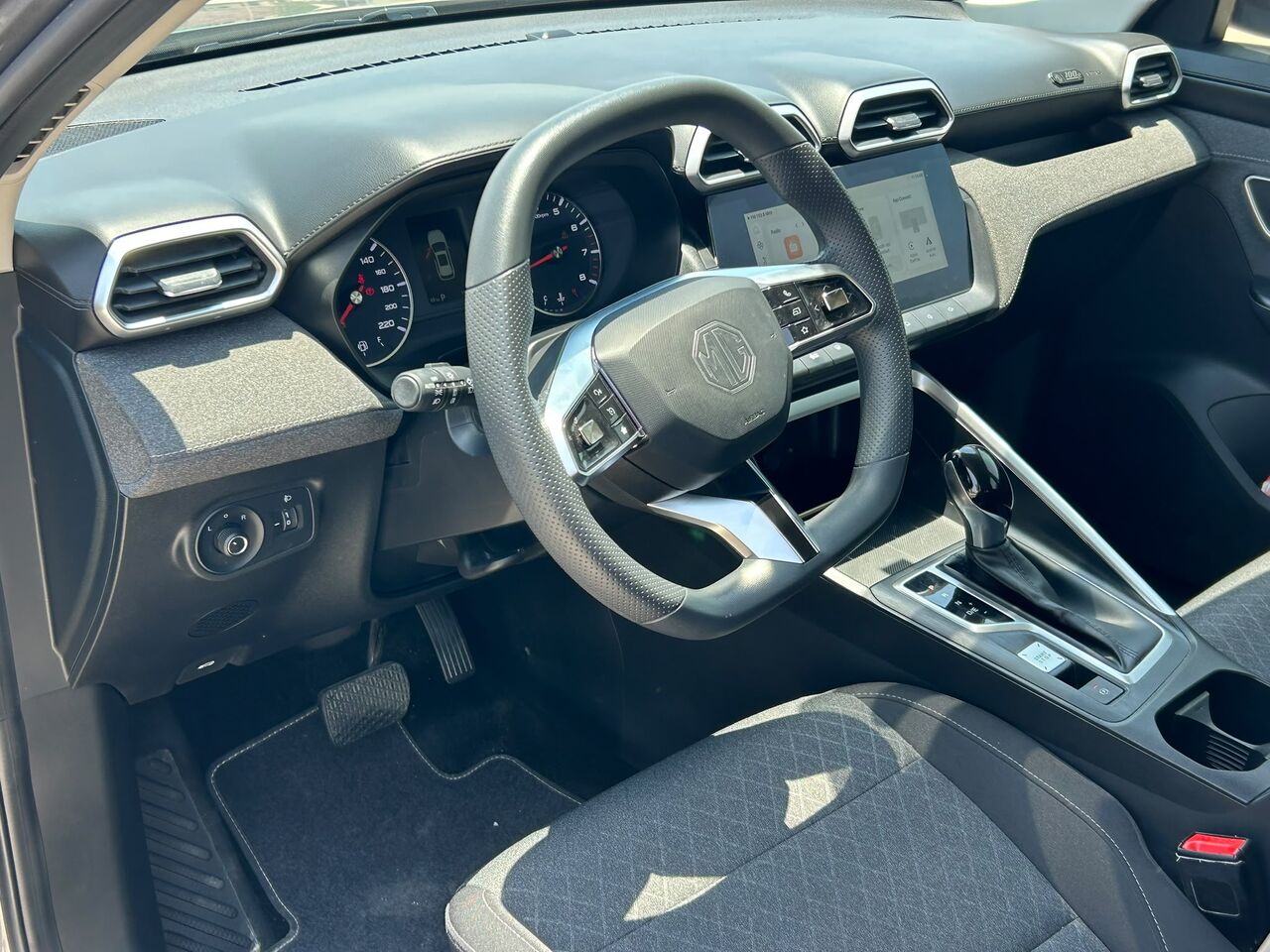 East Riffa, Vehicles, Cars & Trucks , BHD 4950,  MG MG ZS,  2025,  Automatic,  19000 KM,  MG ZS MODEL  FOR SALE