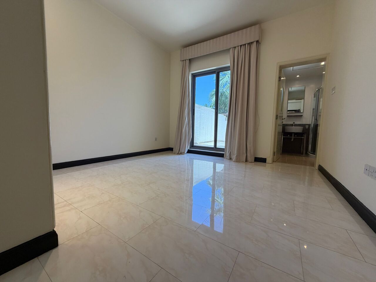 Adliya, Villas, BHD 1200,  Furnished,  4BR Fully Furnished Luxury Villa For Rent In Adliya | Near Al Hilal Hospital & HSBC Bank
