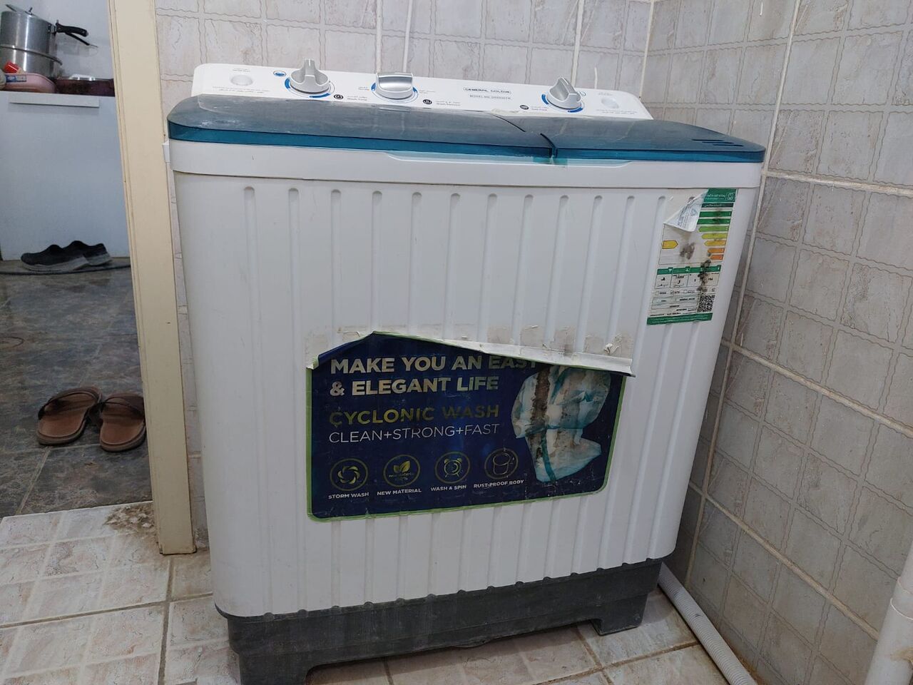 Riyadh, Appliances, SAR 550,  Standard Size Room Fridge & Semi-Automatic Washing Machine For Sale (Good Condition)