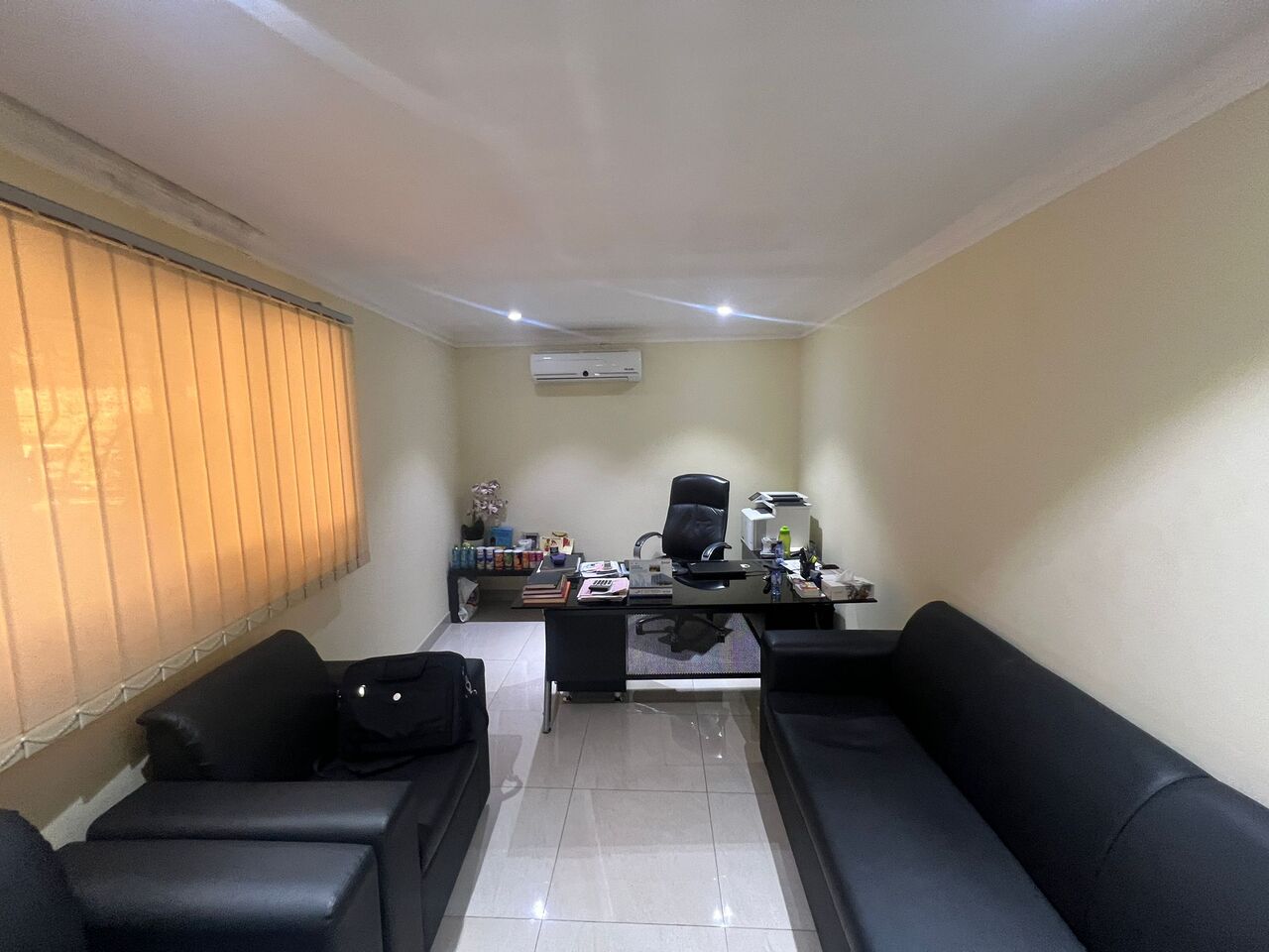 Zinj, Offices, BHD 375,  105 Sq. Meter,  Modern Semi-Fitted Office For Rent In Zinj
