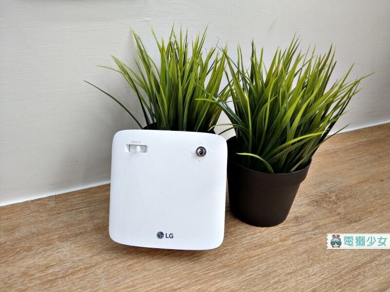 Muharraq, Computers, BHD 55,  LG Smart Projector Rechargeable Upto 100" Display Wireless Screen Connectivity & Bluetooth