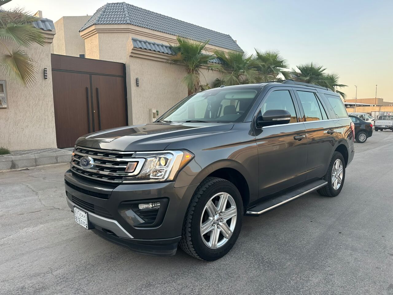 Riyadh, Vehicles, Cars & Trucks , SAR 135000,  Ford Expedition XLT,  2021,  Automatic,  123000 KM,    Edition 4x4 Panorama Sunroof N Full Options (1st Owner)