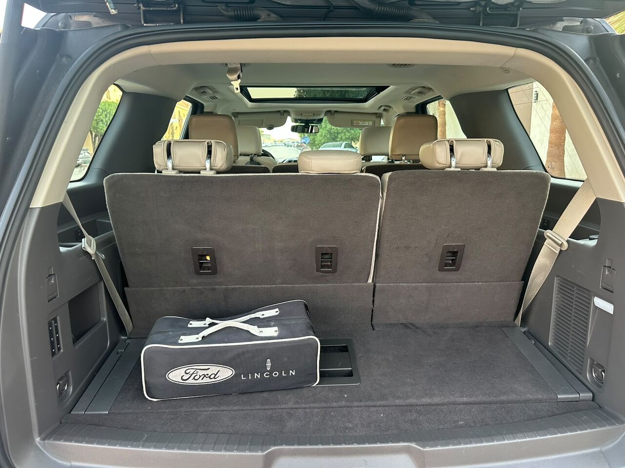 Riyadh, Vehicles, Cars & Trucks , SAR 135000,  Ford Expedition XLT,  2021,  Automatic,  123000 KM,    Edition 4x4 Panorama Sunroof N Full Options (1st Owner)