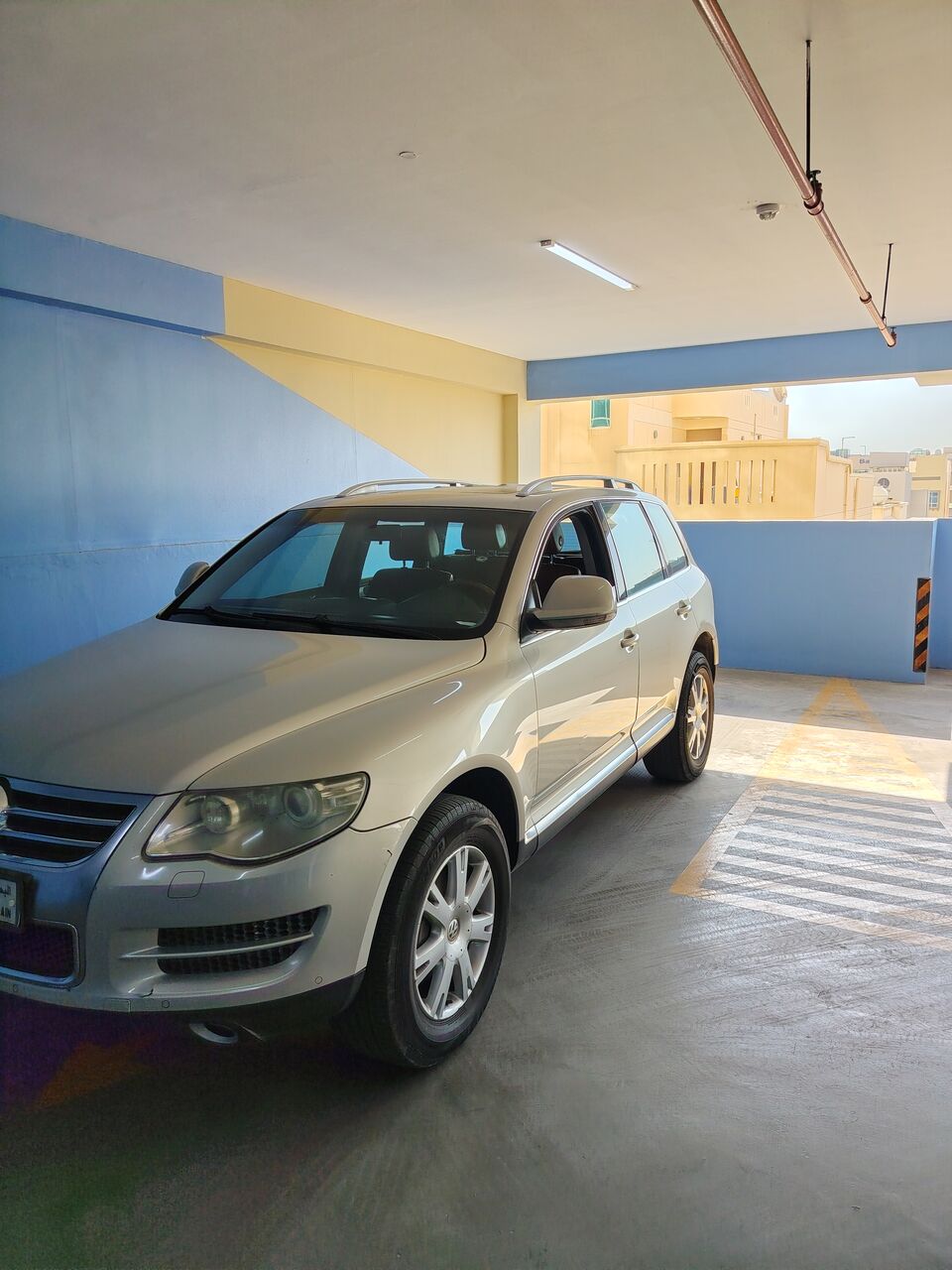 Manama, Vehicles, Cars & Trucks , BHD 1650,  Volkswagen Touareg,  2009,  Automatic,  300000 KM,   For Sale