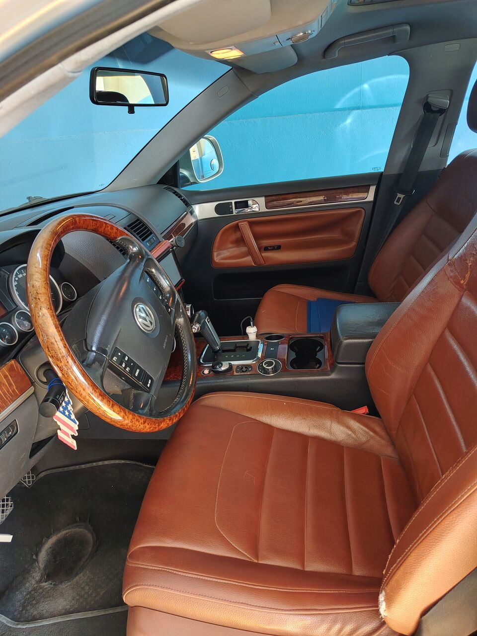 Manama, Vehicles, Cars & Trucks , BHD 1650,  Volkswagen Touareg,  2009,  Automatic,  300000 KM,   For Sale