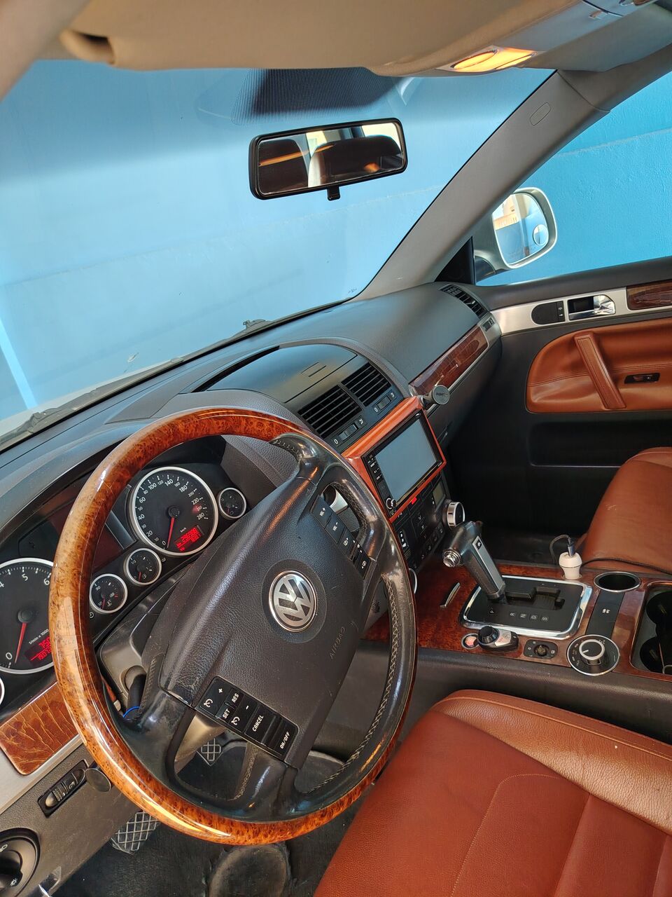 Manama, Vehicles, Cars & Trucks , BHD 1650,  Volkswagen Touareg,  2009,  Automatic,  300000 KM,   For Sale