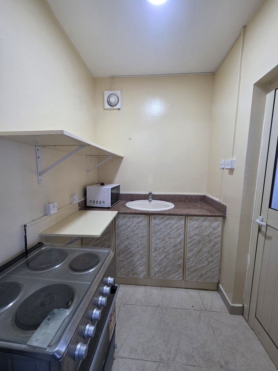 Juffair, Apartments, Flats, Houses & Villas, BHD 180/month,  Furnished,  2 BR,  Very Bright & Neet Fully Furnished Spacious Studio Flat With Ewa @180/BD In Juffair