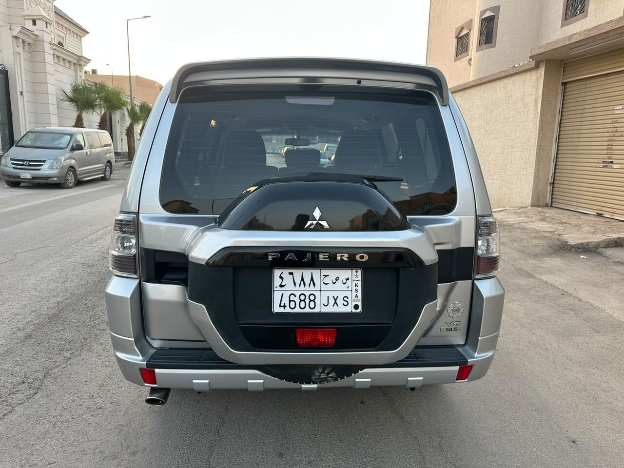 Riyadh, Vehicles, Cars & Trucks , SAR 77000,  Mitsubishi Pajero,  2022,  Automatic,  58000 KM,    GLS Mid Option With 4x4 For Sales Good Price
