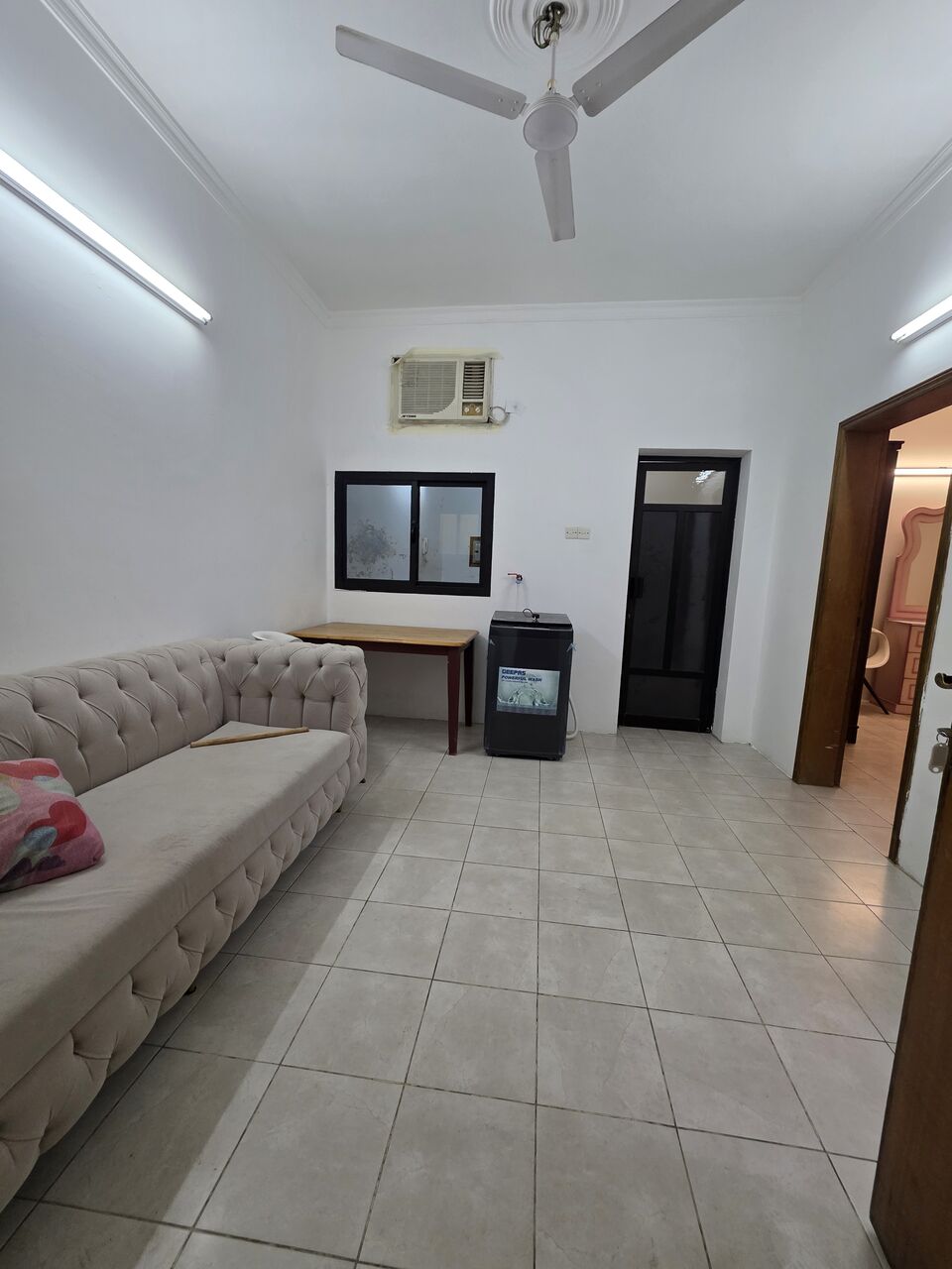 Hoora, Apartments, Flats, Houses & Villas, BHD 190/month,  Furnished,  1 BR,  Neet Furnished 1 BHK Flat With Ewa @190/BD In Hoora